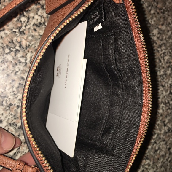 Coach Wristlet Brown - Picture 6 of 7